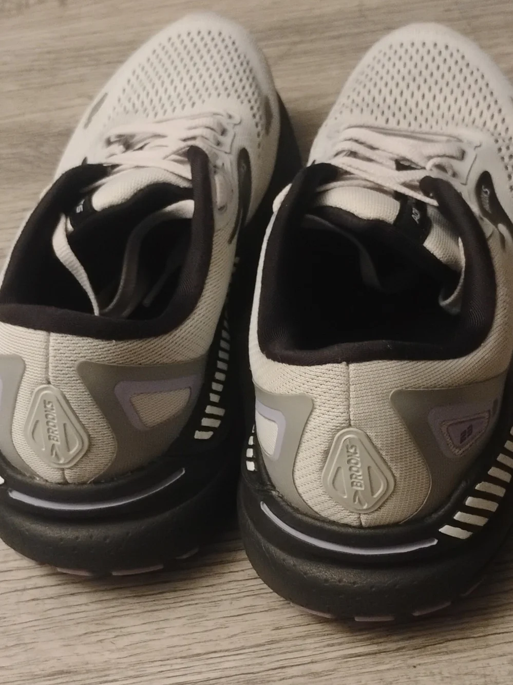 Brooks Adrenaline GTS Athletic Shoes in Light Gray and Black